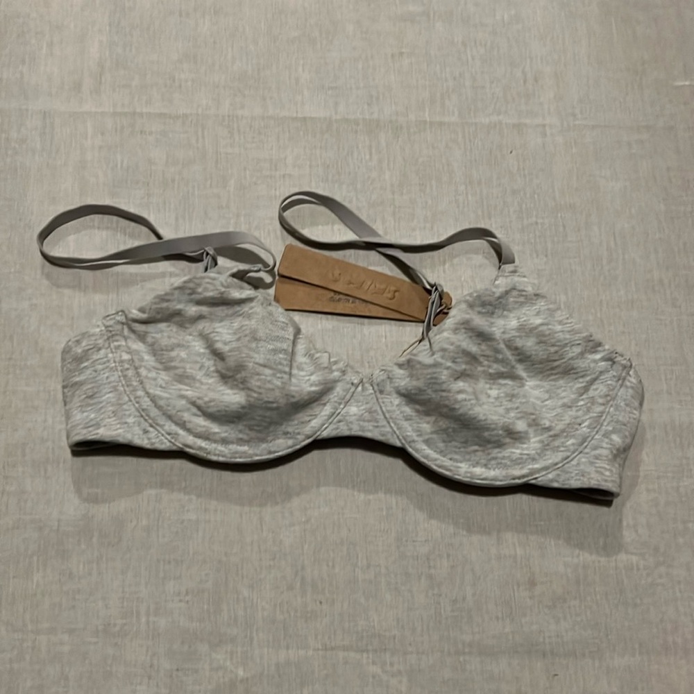 SKIMS 34A Heather Gray Underwire Bra